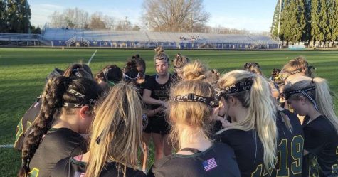 Girls lacrosse in the huddle