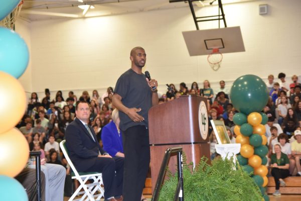 Chris Paul speaking at the ceremony where the basketball court was named for him.